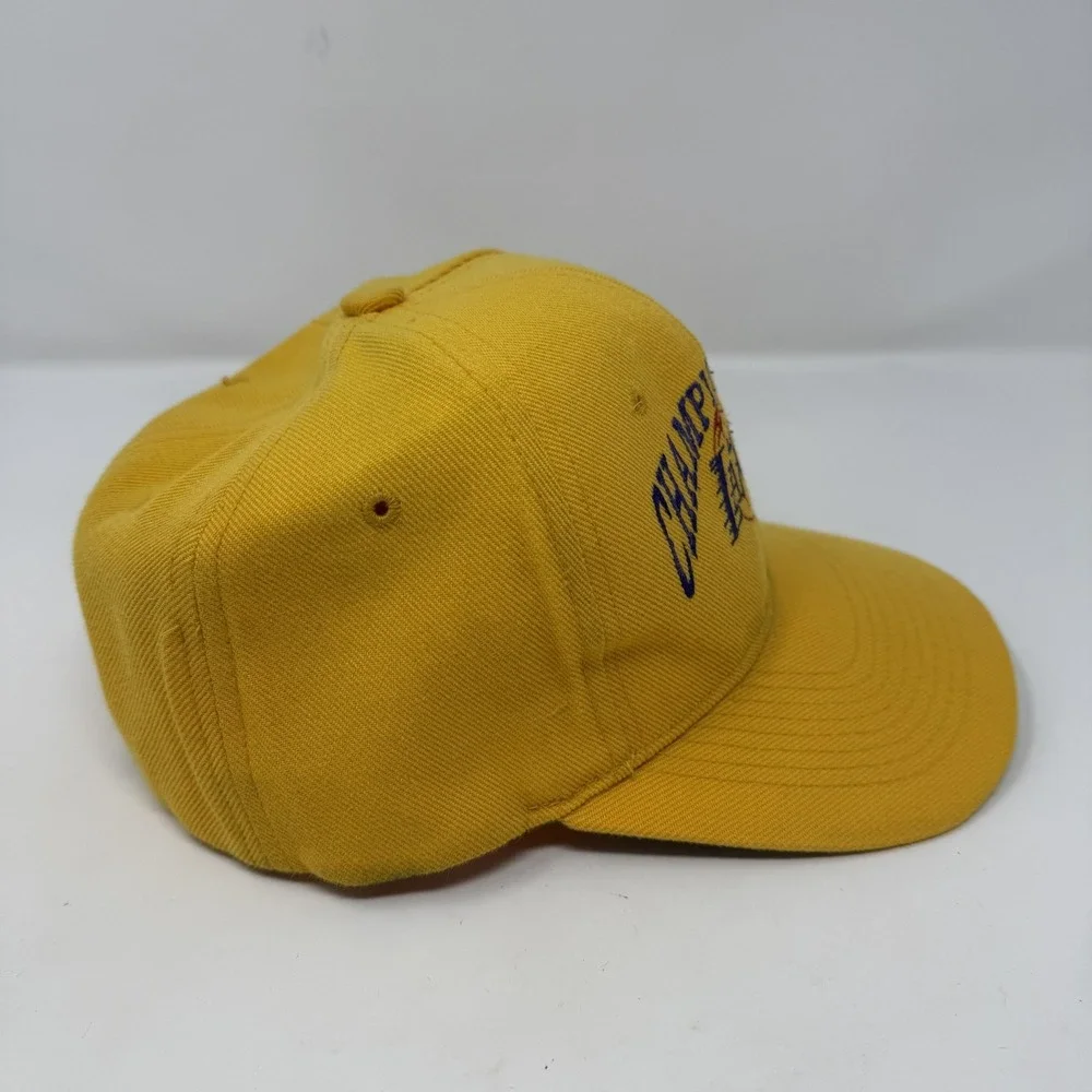 Vintage Los Angeles Lakers Hat Cap Strap Back Mens NBA Basketball Champions 2001